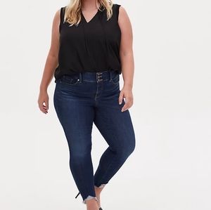 TORRID BLACK DOBBY CHIFFON PLEATED TANK, size 0